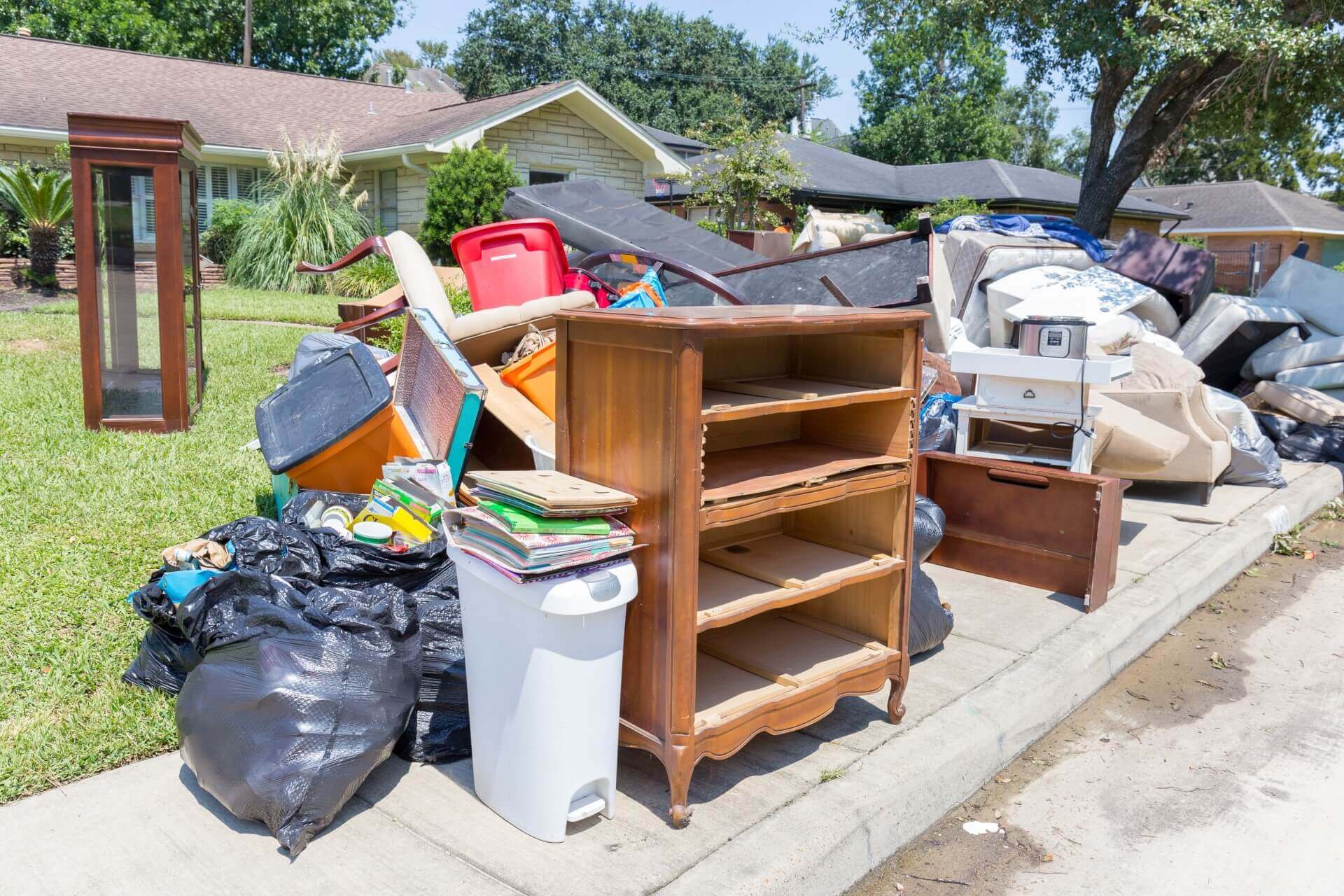 Why Junk Removal Services Are Crucial for a Smooth Home Renovation