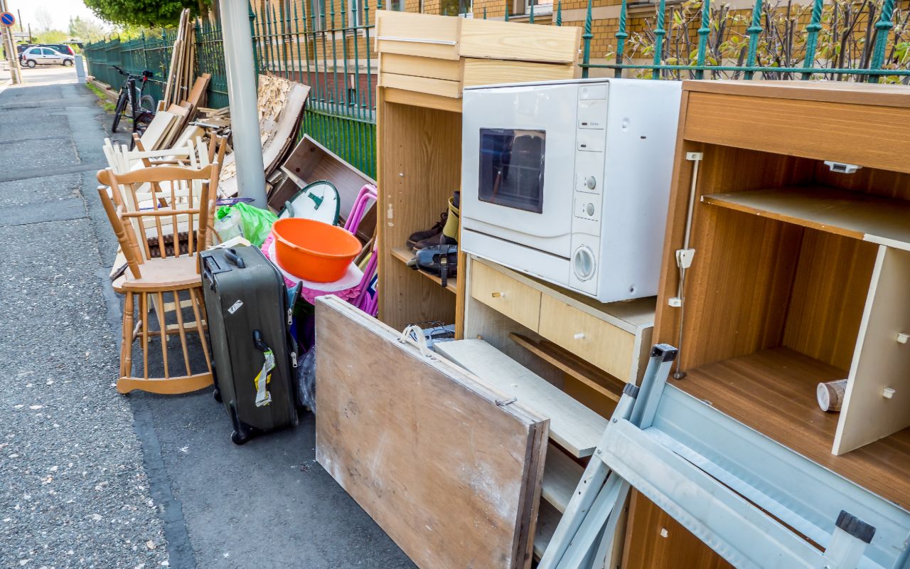 Enhancing Your Apartment’s Appeal with Professional Cleanout Services